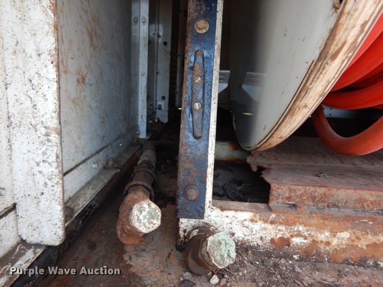 image for item DF4174 2011 International DuraStar 4400  sewer jetter truck