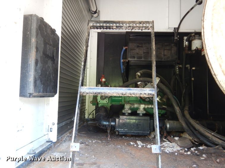 image for item DF4174 2011 International DuraStar 4400  sewer jetter truck