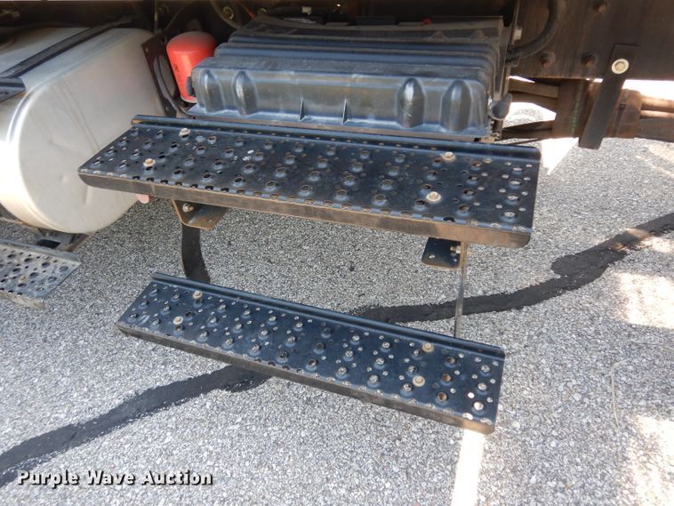 image for item DF4174 2011 International DuraStar 4400  sewer jetter truck