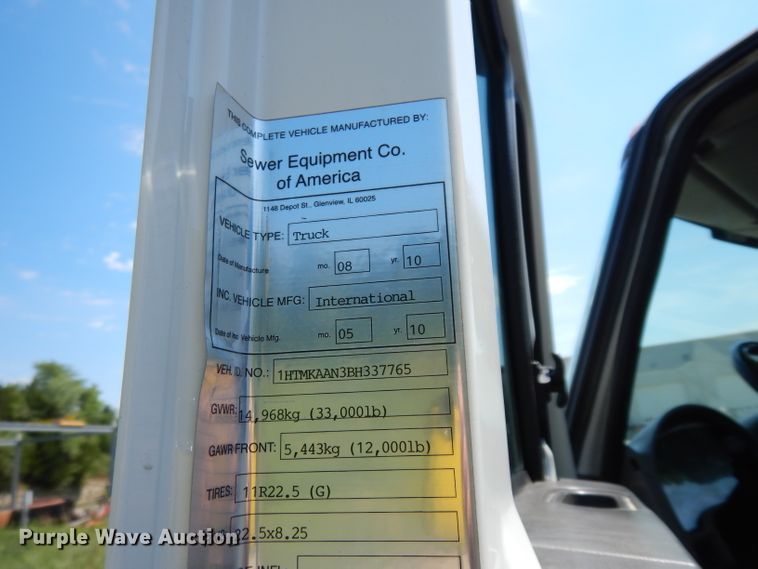 image for item DF4174 2011 International DuraStar 4400  sewer jetter truck
