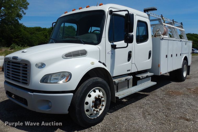 image for item DF4181 2009 Freightliner Business Class M2  service truck