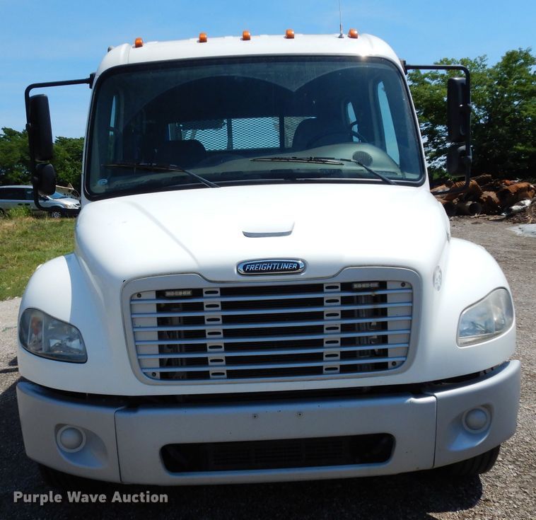 image for item DF4181 2009 Freightliner Business Class M2  service truck