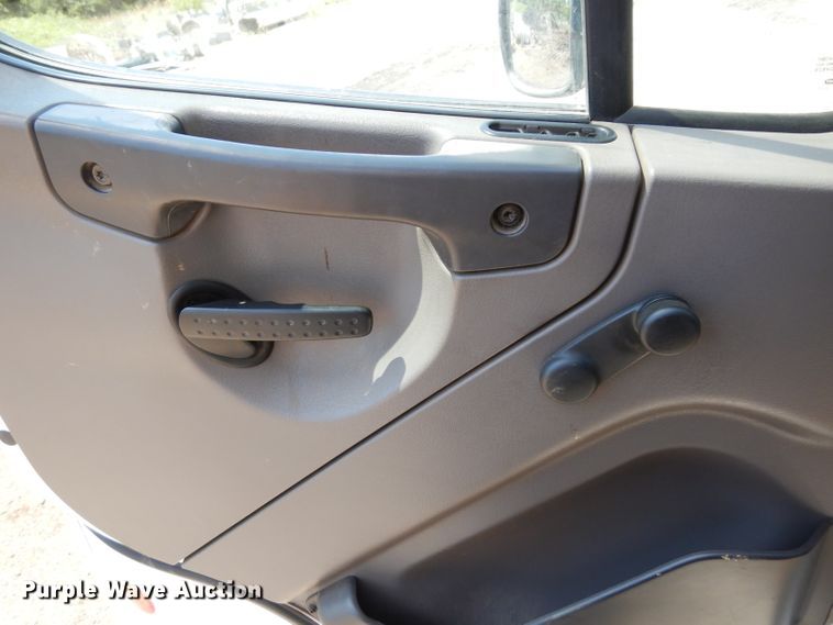 image for item DF4181 2009 Freightliner Business Class M2  service truck