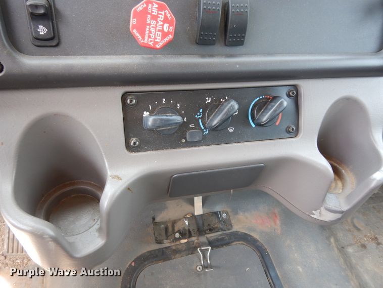 image for item DF4181 2009 Freightliner Business Class M2  service truck