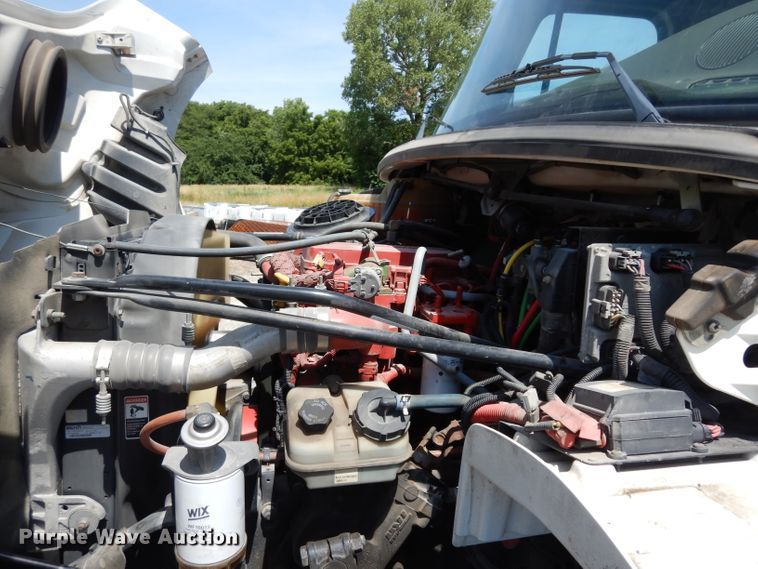 image for item DF4181 2009 Freightliner Business Class M2  service truck