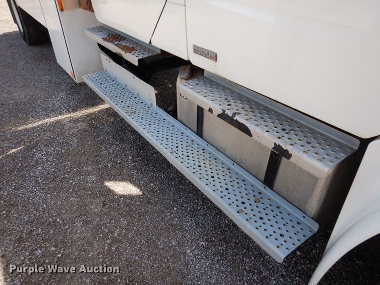 image for item DF4181 2009 Freightliner Business Class M2  service truck