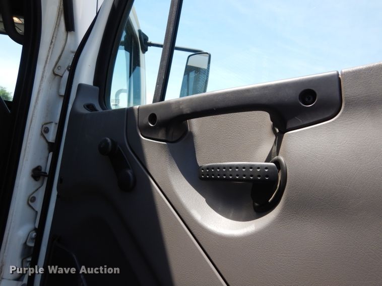 image for item DF4181 2009 Freightliner Business Class M2  service truck