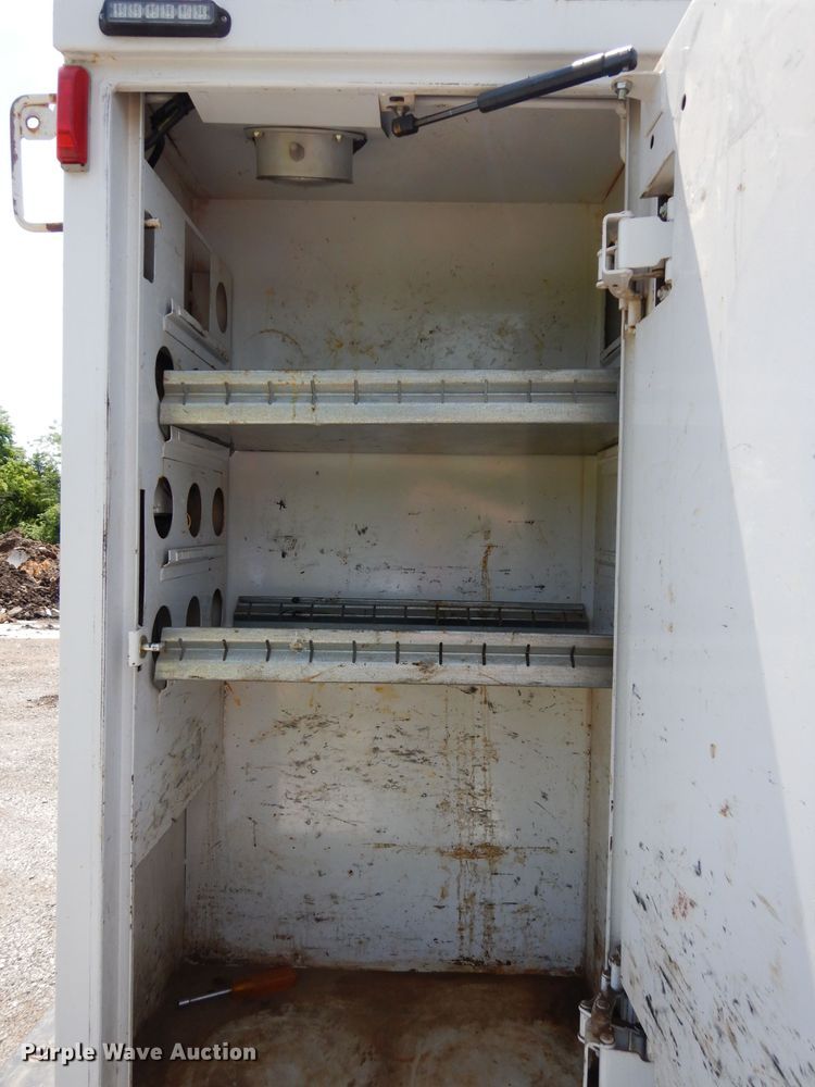 image for item DF4181 2009 Freightliner Business Class M2  service truck