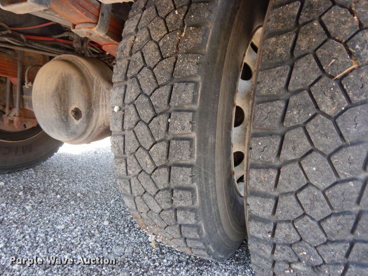 image for item DF4181 2009 Freightliner Business Class M2  service truck