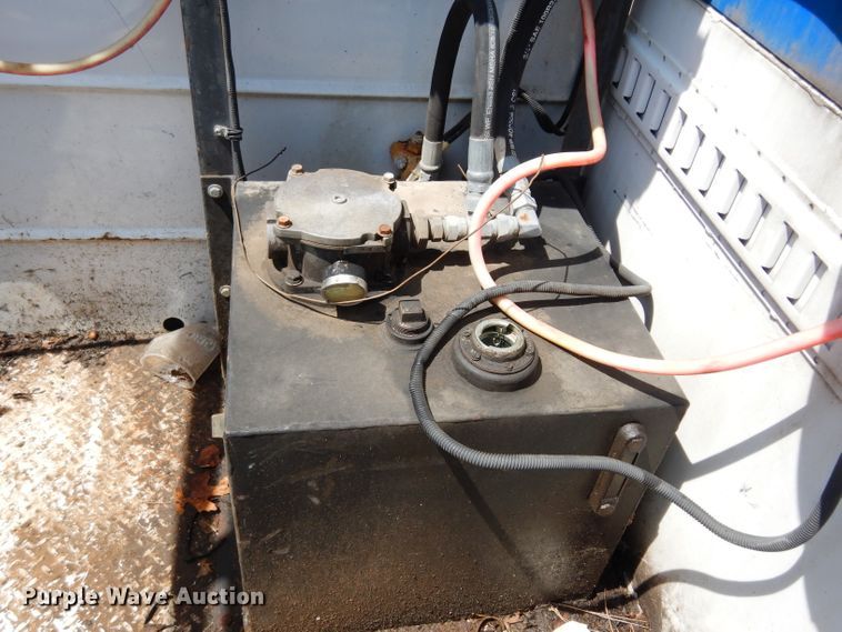 image for item DF4181 2009 Freightliner Business Class M2  service truck