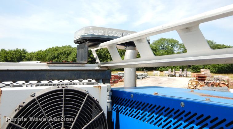 image for item DF4181 2009 Freightliner Business Class M2  service truck