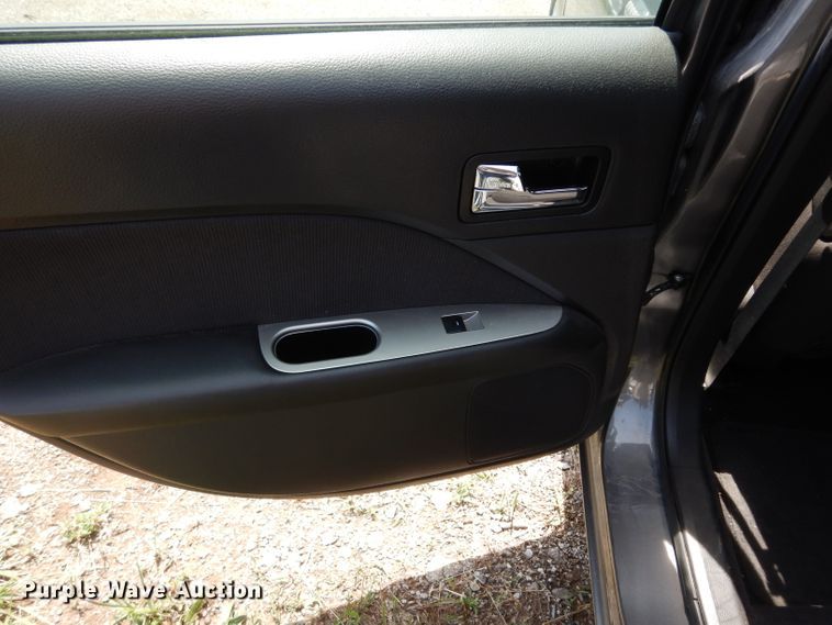 image for item DF4183 2010 Ford Fusion