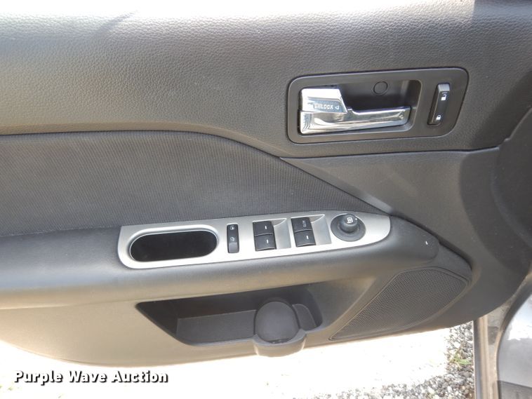 image for item DF4183 2010 Ford Fusion