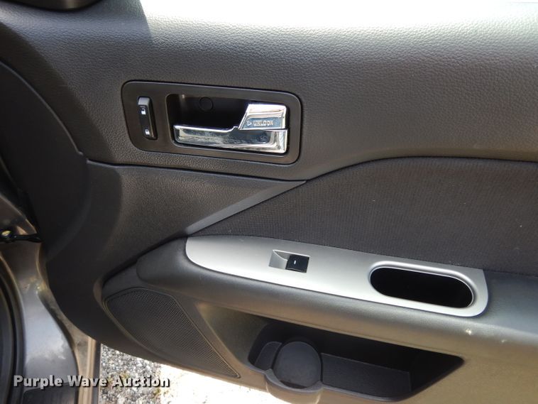 image for item DF4183 2010 Ford Fusion