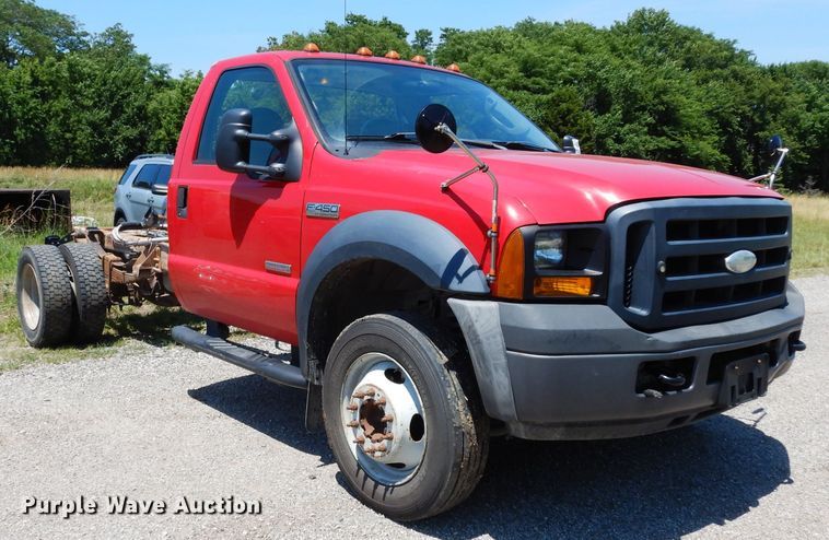 image for item DF4189 2007 Ford F450 Super Duty XL  truck cab and chassis