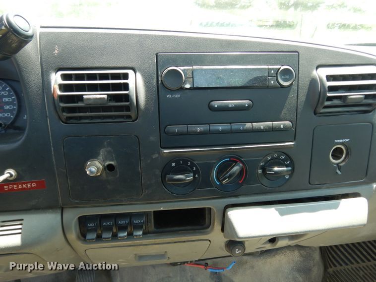 image for item DF4189 2007 Ford F450 Super Duty XL  truck cab and chassis