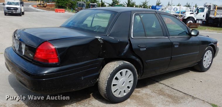 image for item DF4193 2011 Ford Crown Victoria Police Interceptor
