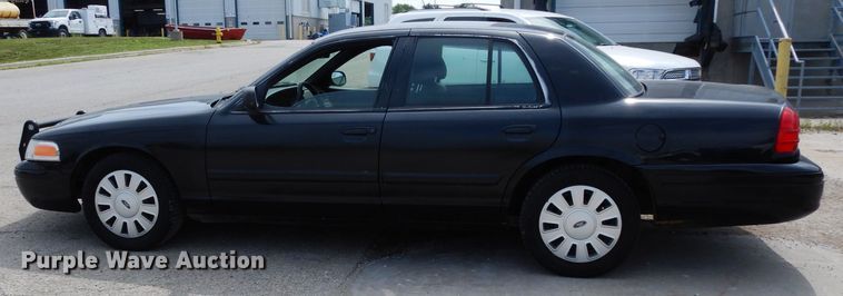 image for item DF4193 2011 Ford Crown Victoria Police Interceptor