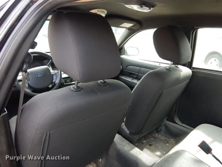 image for item DF4193 2011 Ford Crown Victoria Police Interceptor