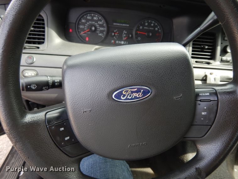 image for item DF4193 2011 Ford Crown Victoria Police Interceptor