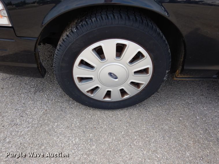 image for item DF4193 2011 Ford Crown Victoria Police Interceptor