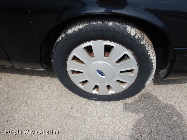 image for item DF4193 2011 Ford Crown Victoria Police Interceptor