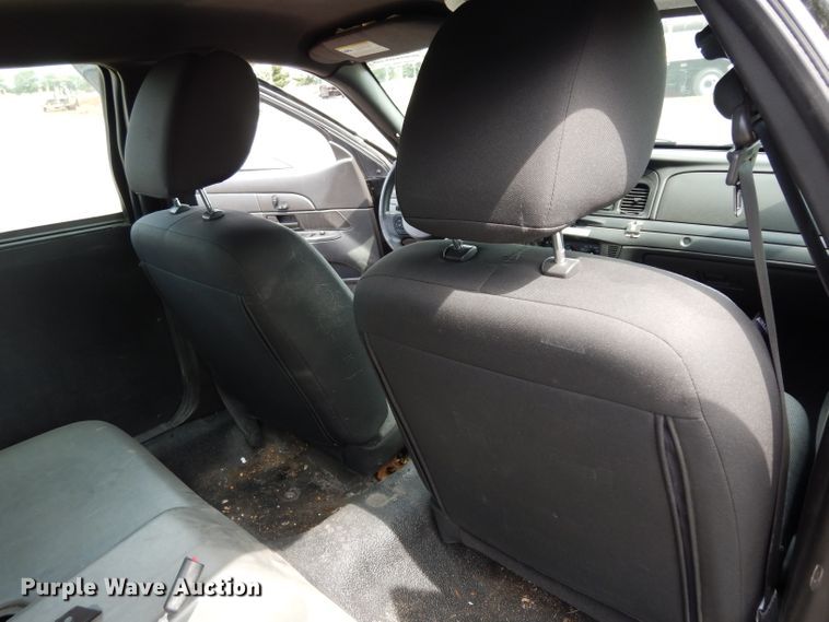 image for item DF4193 2011 Ford Crown Victoria Police Interceptor