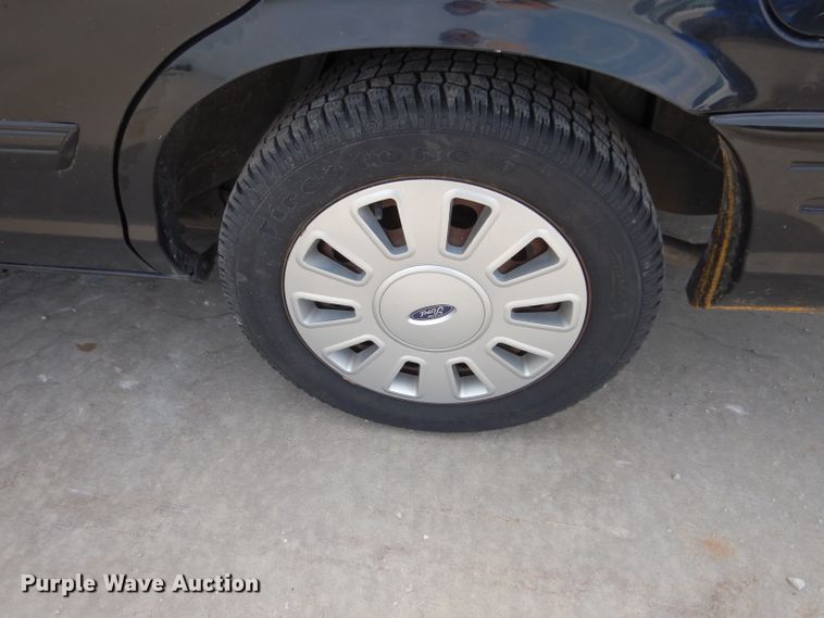 image for item DF4193 2011 Ford Crown Victoria Police Interceptor