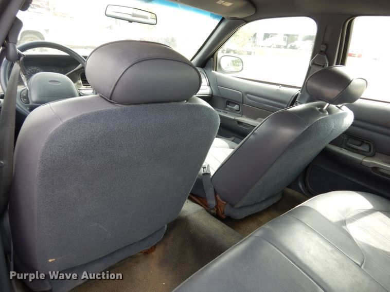 image for item DF4195 1998 Ford Crown Victoria Police Interceptor