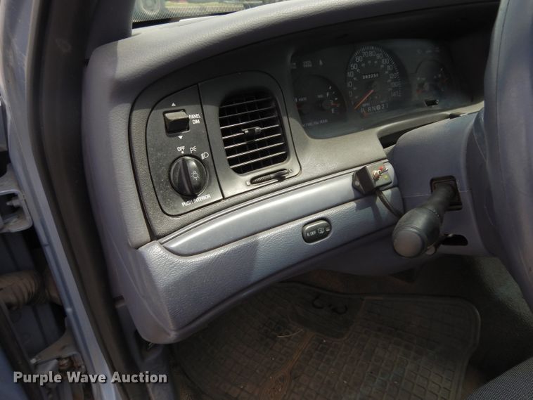 image for item DF4195 1998 Ford Crown Victoria Police Interceptor