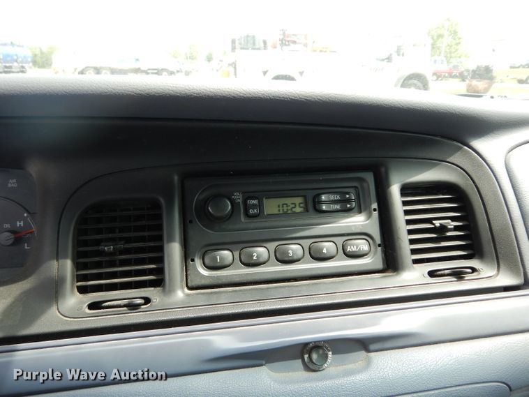 image for item DF4195 1998 Ford Crown Victoria Police Interceptor