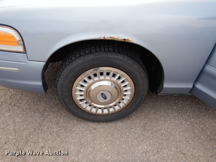 image for item DF4195 1998 Ford Crown Victoria Police Interceptor