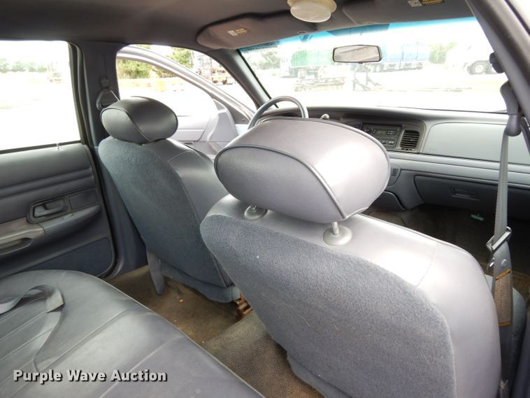 image for item DF4195 1998 Ford Crown Victoria Police Interceptor