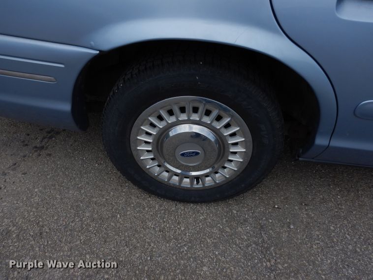 image for item DF4195 1998 Ford Crown Victoria Police Interceptor