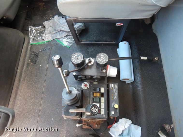 image for item DF5377 2005 International 7400  dump truck