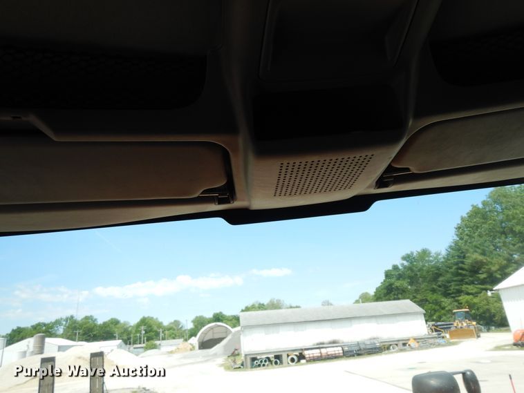 image for item DF5377 2005 International 7400  dump truck