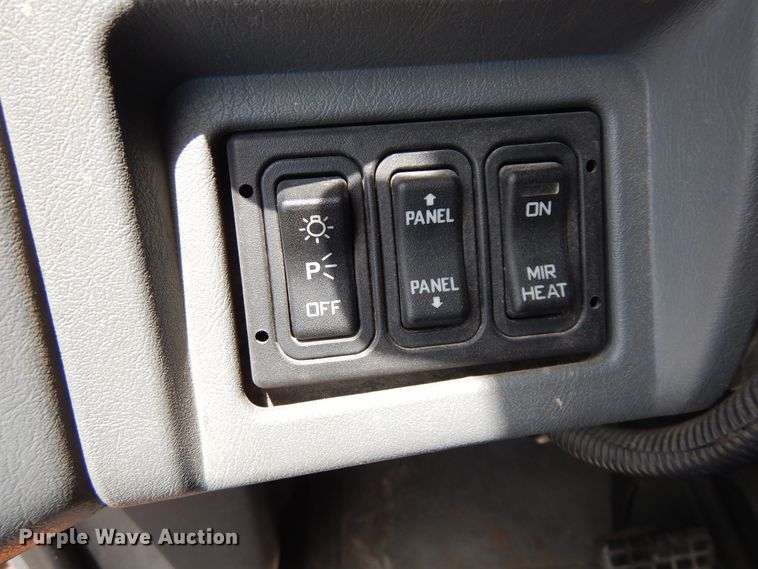 image for item DF5377 2005 International 7400  dump truck