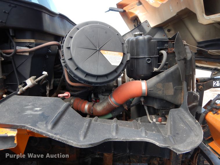 image for item DF5377 2005 International 7400  dump truck