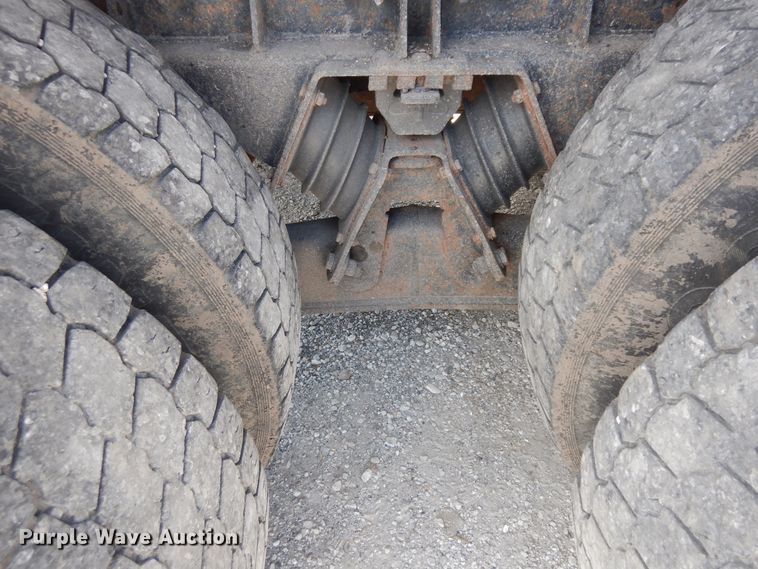 image for item DF5377 2005 International 7400  dump truck