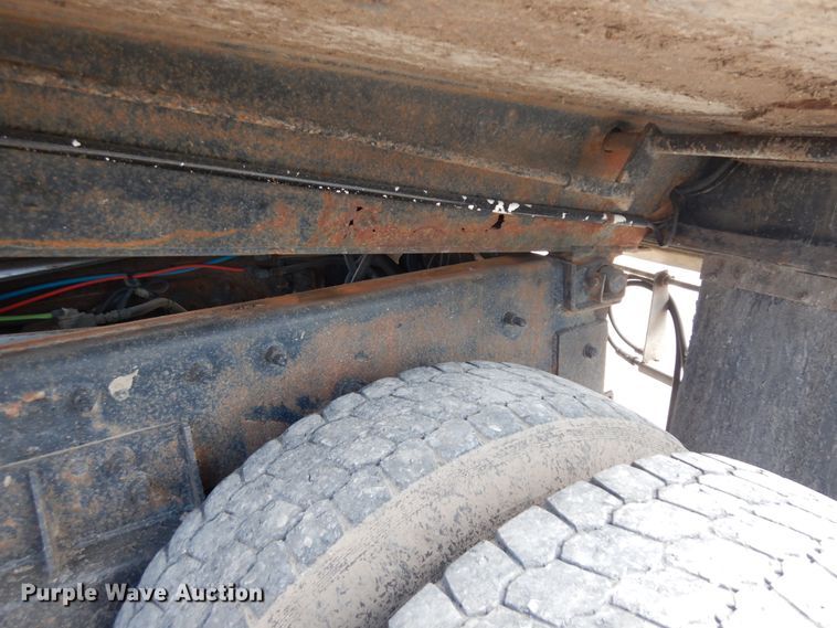 image for item DF5377 2005 International 7400  dump truck