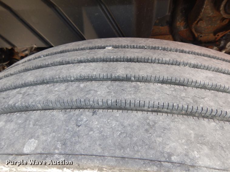 image for item DF5377 2005 International 7400  dump truck