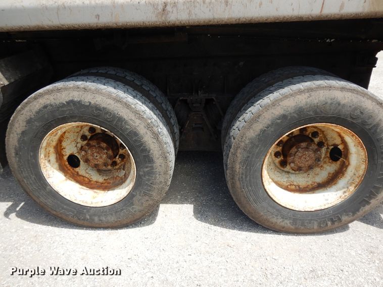 image for item DF5377 2005 International 7400  dump truck