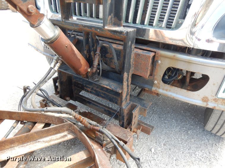 image for item DF5377 2005 International 7400  dump truck