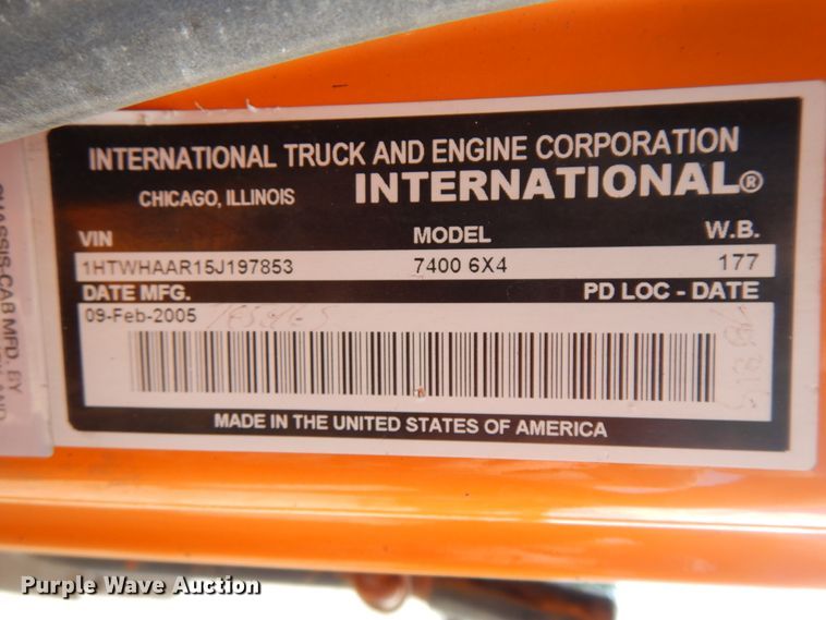 image for item DF5377 2005 International 7400  dump truck