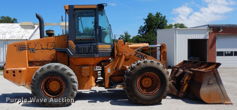 image for item DF5378 2000 Case 721C  wheel loader