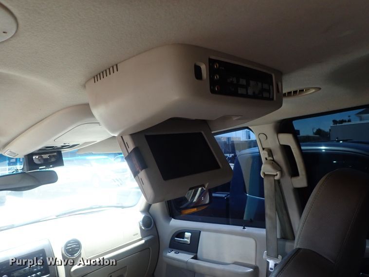 image for item DG2251 2003 Ford Expedition  SUV