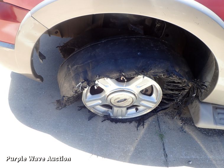 image for item DG2251 2003 Ford Expedition  SUV