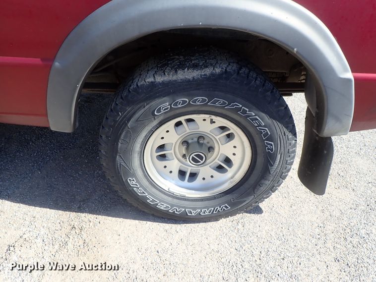 image for item DG2263 1993 Ford Ranger  SuperCab pickup truck