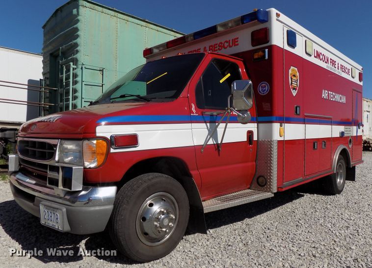 image for item DG2612 2000 Ford Econoline E450 Super Duty  ambulance