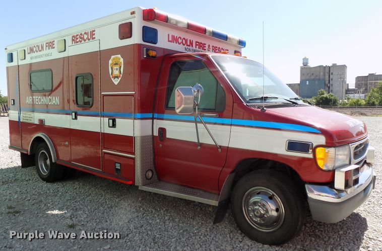 image for item DG2612 2000 Ford Econoline E450 Super Duty  ambulance